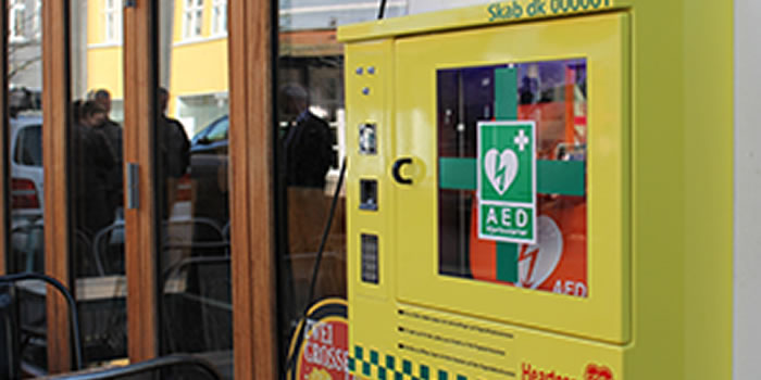 Access to defibrillator wall case